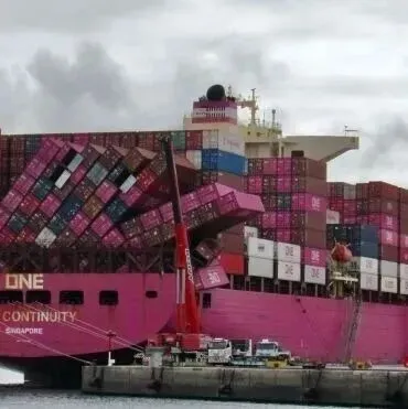 45个集装箱落水！ONE旗下集装箱船遭遇巨浪袭击