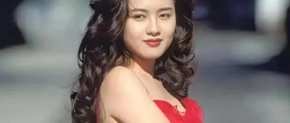 导演王晶自爆李丽珍为他争风吃醋、扇女星？她可是纯欲鼻祖啊