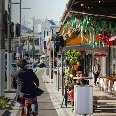 最新数据！新西兰一年迎超300万国际游客，这个国家人数最多！中国游客数量“仅恢复一半”！