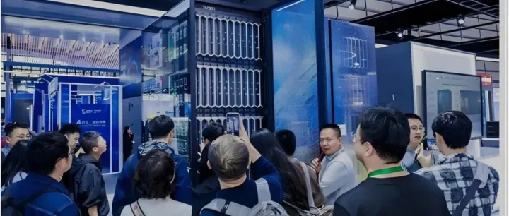 从单点性能到全链路效能，国产超节点“双王”极限竞技！