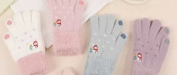 韩版圣诞<em>刺绣</em>保暖手套