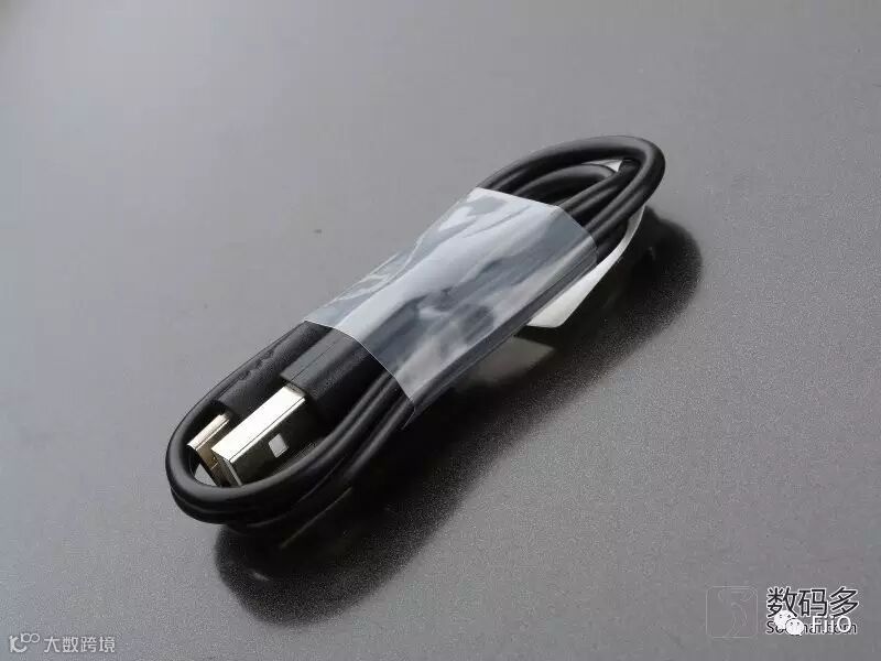 FiiO 飞傲 A5 便携式耳机放大器-附件