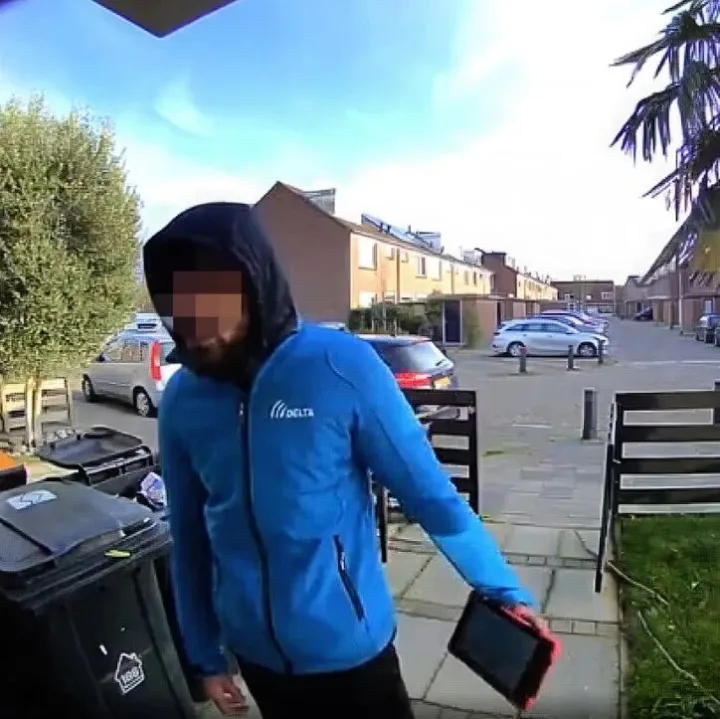 揭秘：为什么荷兰这么多年轻人上门推销？一个签名值€100？