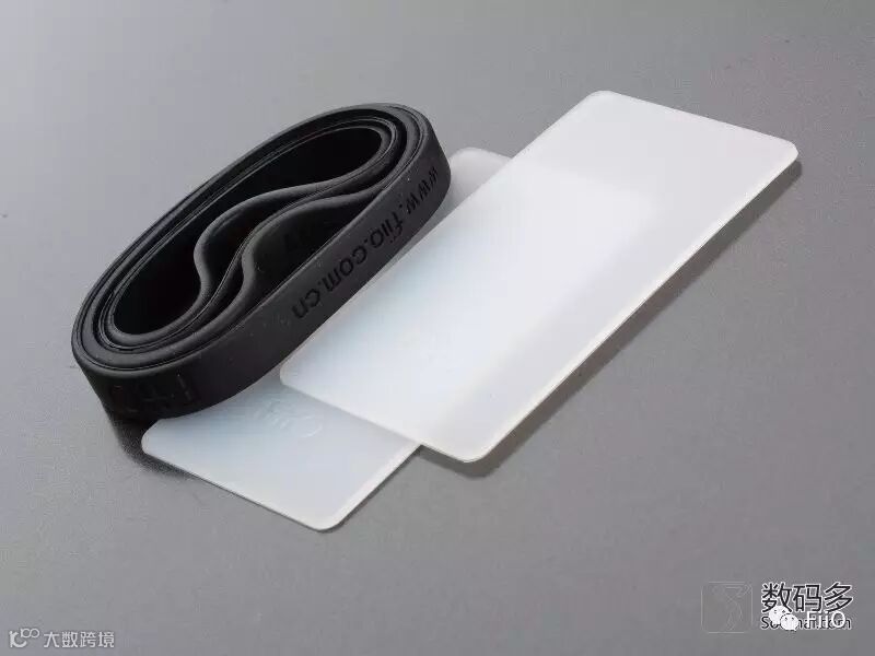 FiiO 飞傲 A5 便携式耳机放大器-附件-捆绑带和贴膜