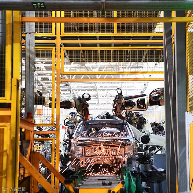 长安汽车两江工厂焊接车间。新华社记者 王全超 摄3.jpg