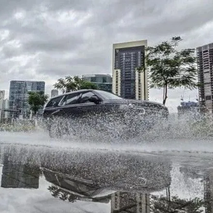 迪拜雨天驾驶需谨慎！这些行为会导致被罚款！