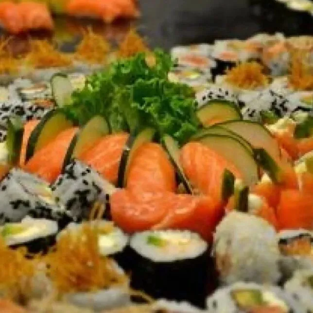 荷兰<em>公司</em>免费午餐翻车<em>现场</em>：寿司<em>被</em>狂扫、<em>经理</em>冲第一？在荷华人共鸣：太真实了…