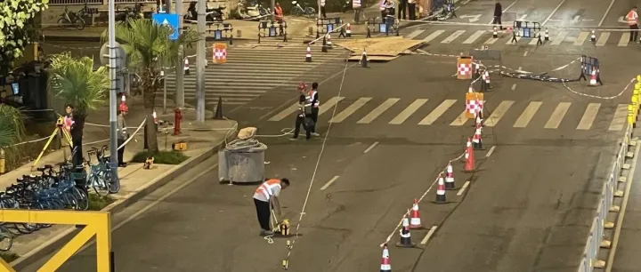 <em>深圳</em><em>宝安区</em>一路面开裂？双向6车道封闭，最新回应→