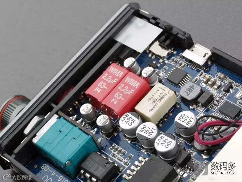FiiO 飞傲 A5 便携式耳机放大器-拆解-WIMA输入耦合电容