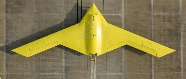 多图｜造型科幻！彩虹-7隐身无人机首飞成功