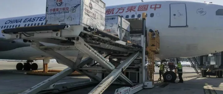 东航物流华北分公司实现柜台自营七类危险品运输“零突破”