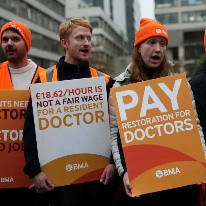 英镑GBPUSD的关键一周：降息投票、就业数据、PMI同时引爆波动 12-16 技术分析