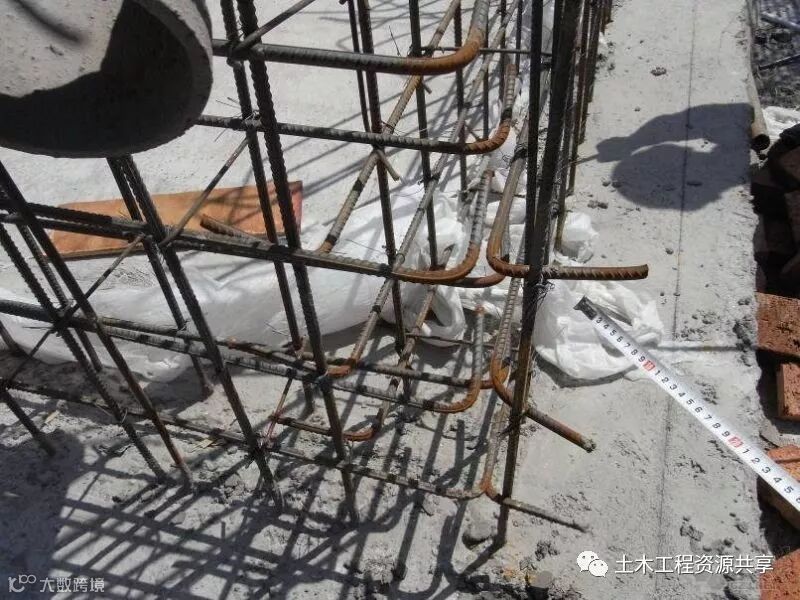 钢筋锚固方向错误.jpg