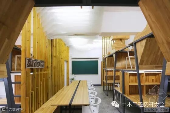 你见过这样的工作室么?办公还要爬上两层!