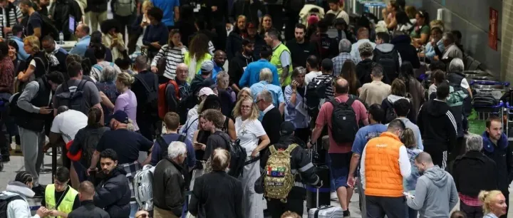 系统出问题导致旅客今天在里斯本机场长时间等待