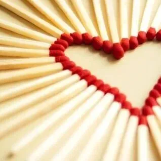 前11个月我国货物贸易进出口增长3.6%，集成电路和汽车出口增长明显