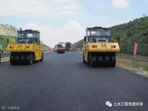 沥青路面施工的“老三样”与“新门道”_5