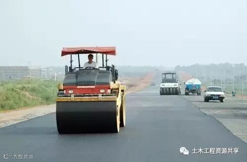 沥青路面施工的“老三样”与“新门道”_1