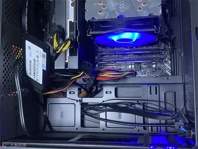 机箱内部