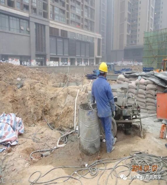 打桩时遇到坍孔,导管堵管,钢筋笼上浮,咋办_35