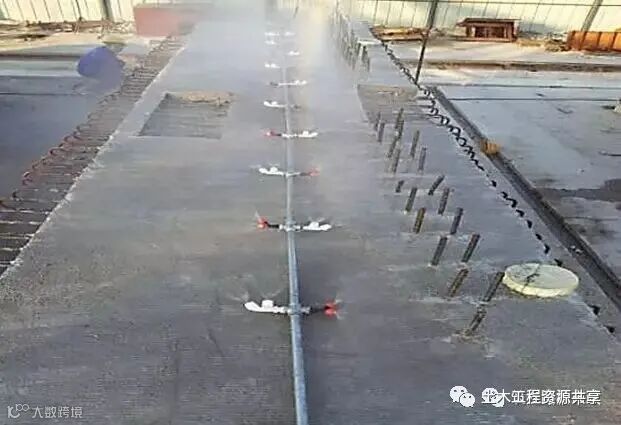 后张法预应力箱梁施工做法细节展示-顶板喷淋养生