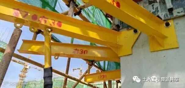 新型悬挑脚手架,重量减半,看看它如何施工?_23