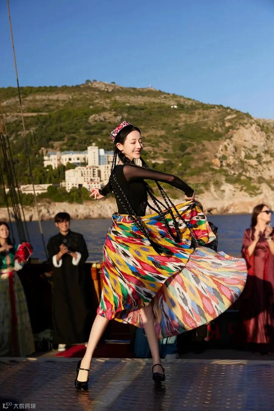 《花儿与少年•丝路季》热播 迪丽热巴展示民族舞获赞|花儿与少年•丝路季|迪丽热巴|克罗地亚_新浪新闻