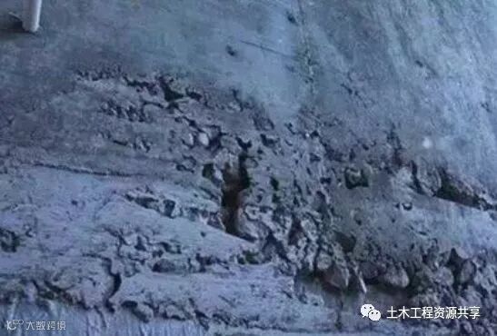 振捣搞不好?混凝土质量不牢靠!_2