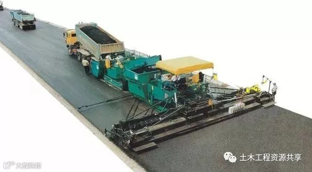 沥青路面施工的“老三样”与“新门道”_2