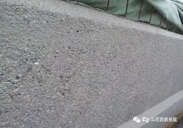 后张法预应力箱梁施工做法细节展示-自动凿毛机凿毛效果