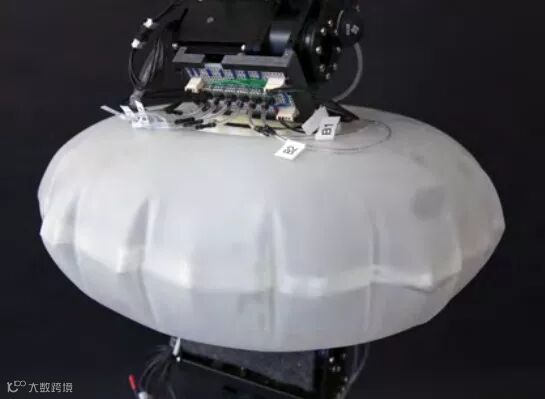 “大白”已成现实:迪士尼开发出软体机器人手臂