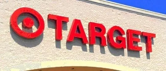 <em>Target</em>場景營造：線上線下融合，構(gòu)建“沉浸式精致體驗(yàn)”