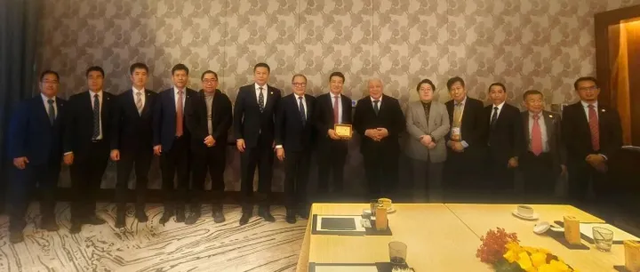 共谋大计，马来西亚砂拉越州副总理同和数集团董事长唐毅一行举行会谈！