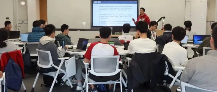 工科严谨力+跨学科创造力丨沪上高中生体验AI教育的多种打开方式