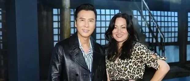 李小龙诞辰85周年纪念展盛大启幕 甄子丹现身助阵添光彩