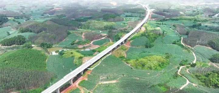 南宁<em>到</em>凭祥<em>高</em><em>铁</em>即将全线通车，仅用1个多小时就到越南边境！<em>时间</em>就在……