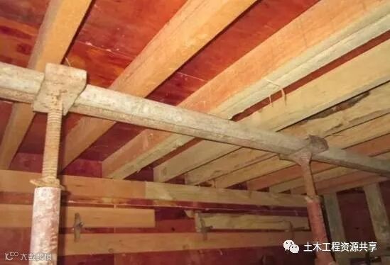 把控好这10个要点,彻底解决混凝土板面不平整_1