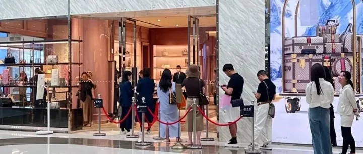 4年没了6000亿！利润又跌29%，“购物天堂”的光环碎了？