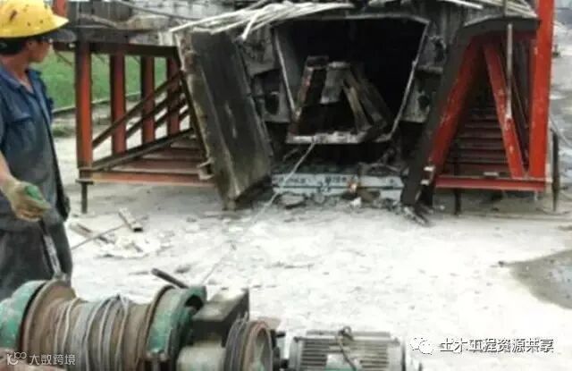 后张法预应力箱梁施工做法细节展示-拆除内模