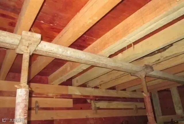 把控10个要点,提高混凝土板面平整度!_1