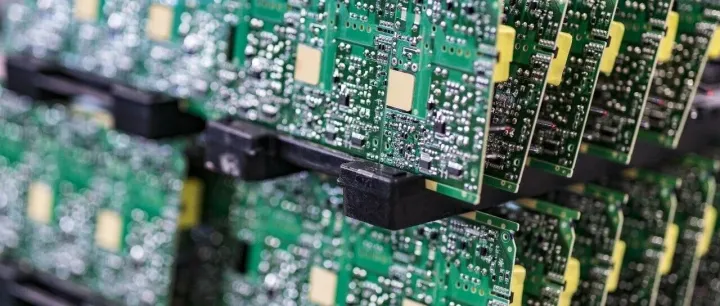 印刷电路板为何需要敷形涂层保护？