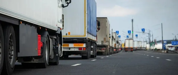 中越启动跨境运输新试点：货车“<em>双向</em>运输”模式重启