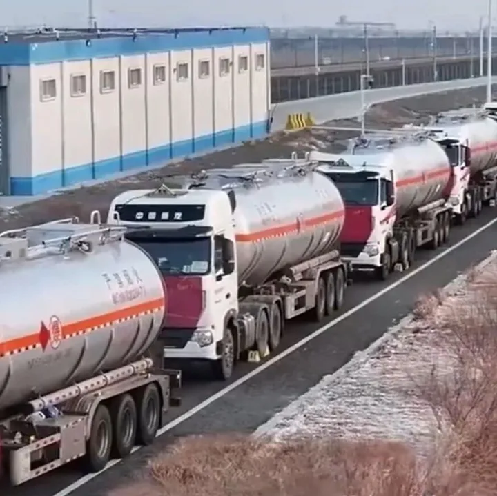 新疆阿拉山口：全國首單航空煤油出口中亞