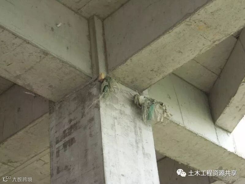 砼施工 缝夹渣.jpg