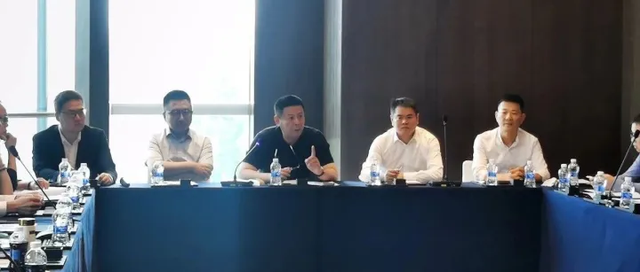 和数集团董事长唐毅主持召开国际市场工作会议