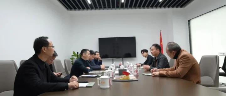 共绘低空发展蓝图 | 安徽黄山市屯溪区领导考察雨后生活，深化政企协同合作