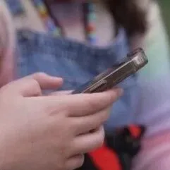 16岁以下禁用<em>社交</em><em>媒体</em>