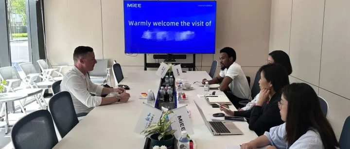 【业务动态】意大利伙伴再度莅临觅亿上海总部，推进的士项目进程