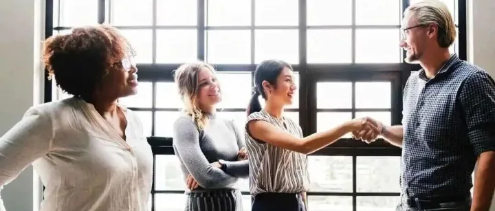 从备胎到成交！我用三招取代同行拿下了行业内的大客户