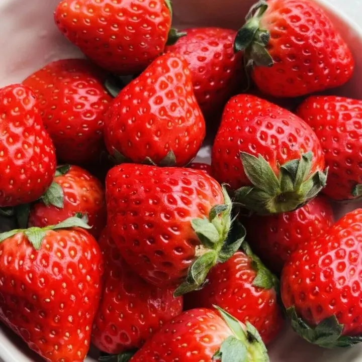 【丹东草莓】冬日必囤幸福感！高甜爆汁！奶香浓！